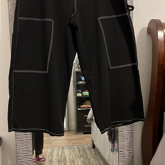 Run! I only have 3 pair of these black denim extra wide leg stretch cargos! - Picture 3 of 8